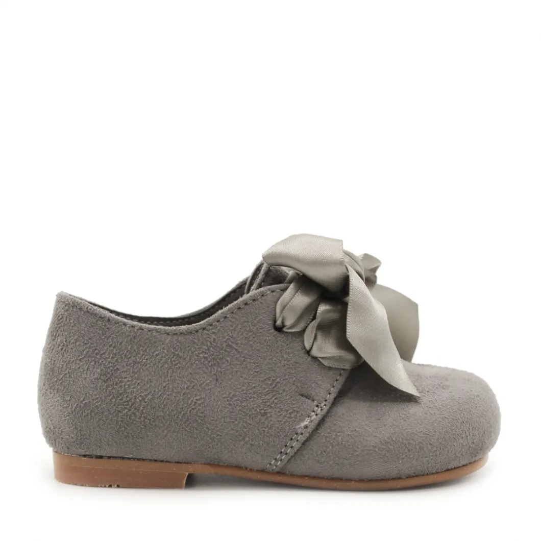 Blucher lazo gris
