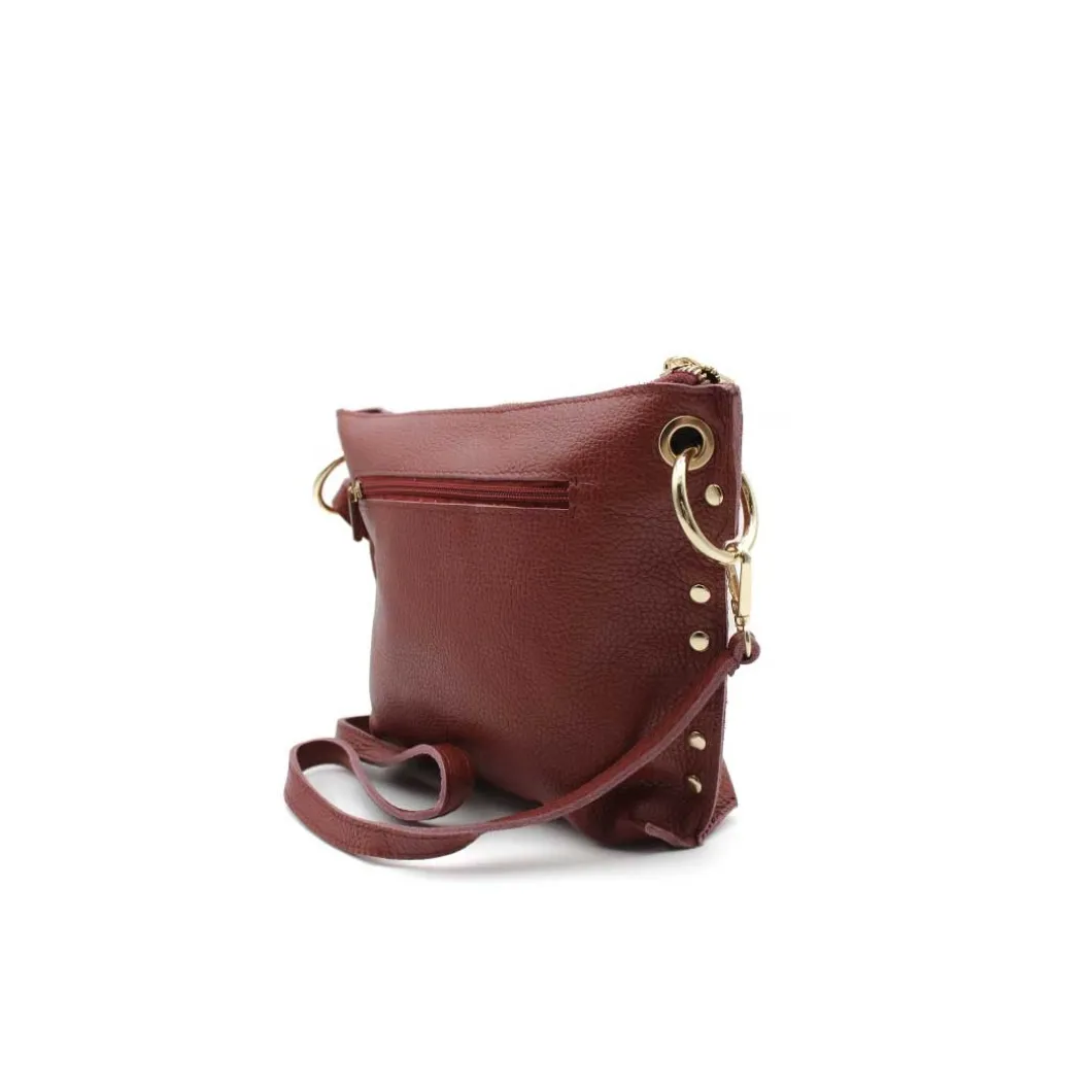 Bolso granate de piel con tachas