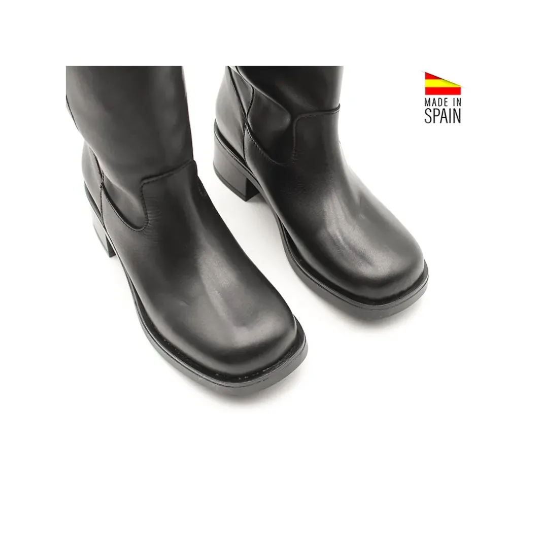 Bota caña alta negra de piel