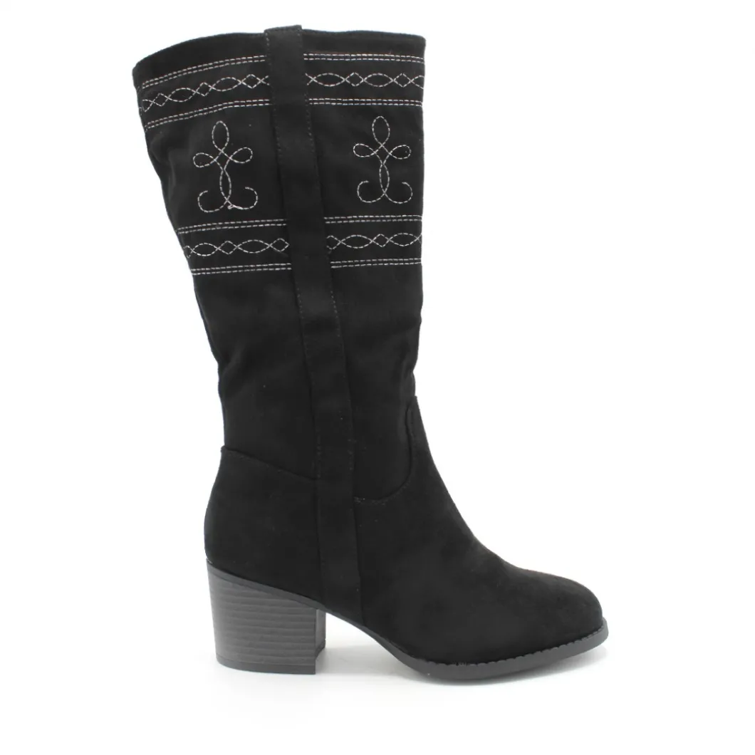 Bota campera con tacón negra