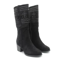 Bota campera con tacón negra