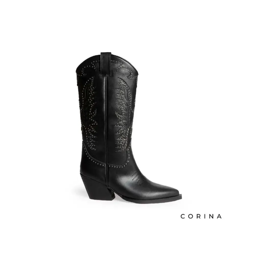 Bota cowboy negra con tachuelas