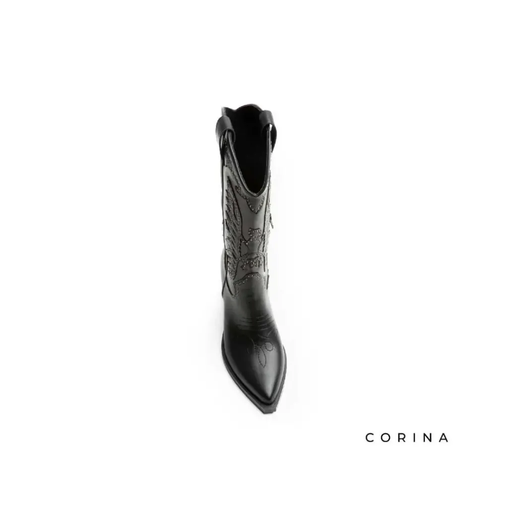 Bota cowboy negra con tachuelas
