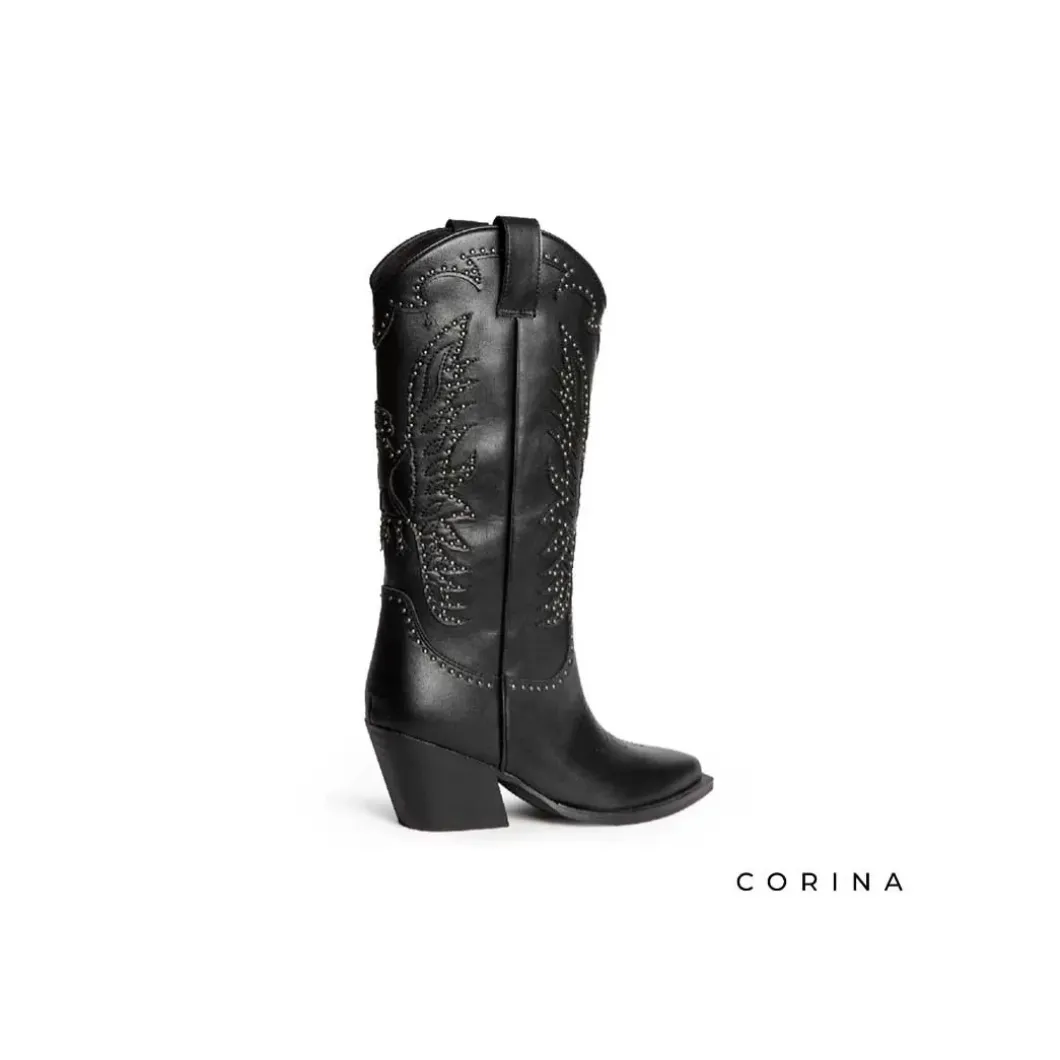 Bota cowboy negra con tachuelas