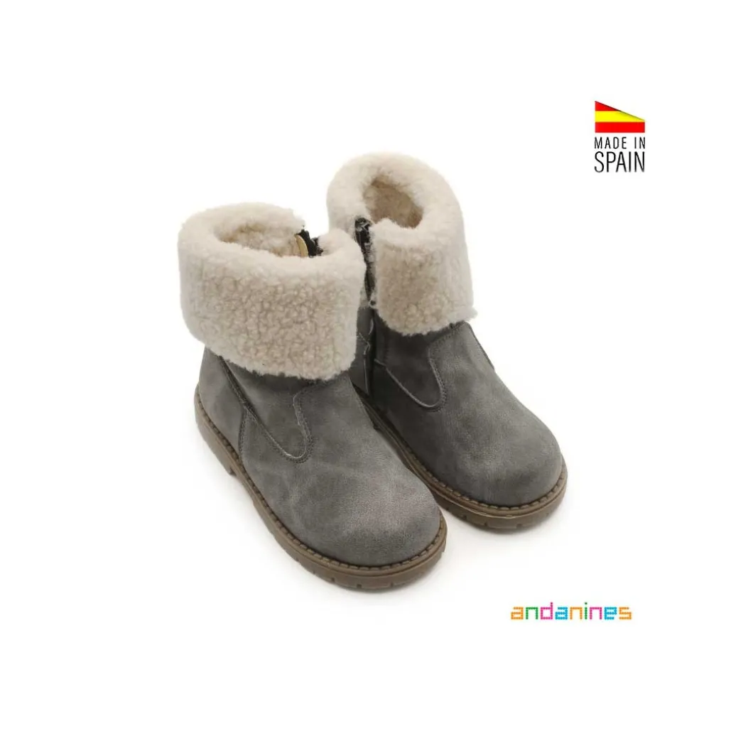 Bota gris con borreguito