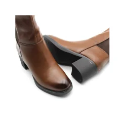 Bota marrón elástica con tacón