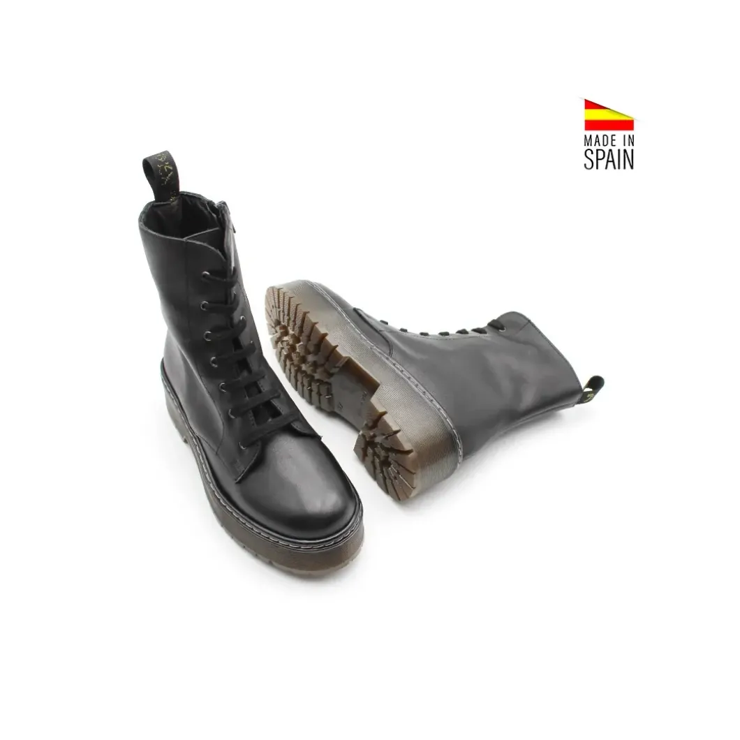 Bota militar de piel negra