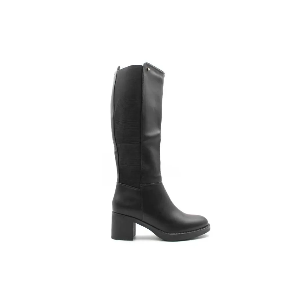 Bota negra elástica con tacón