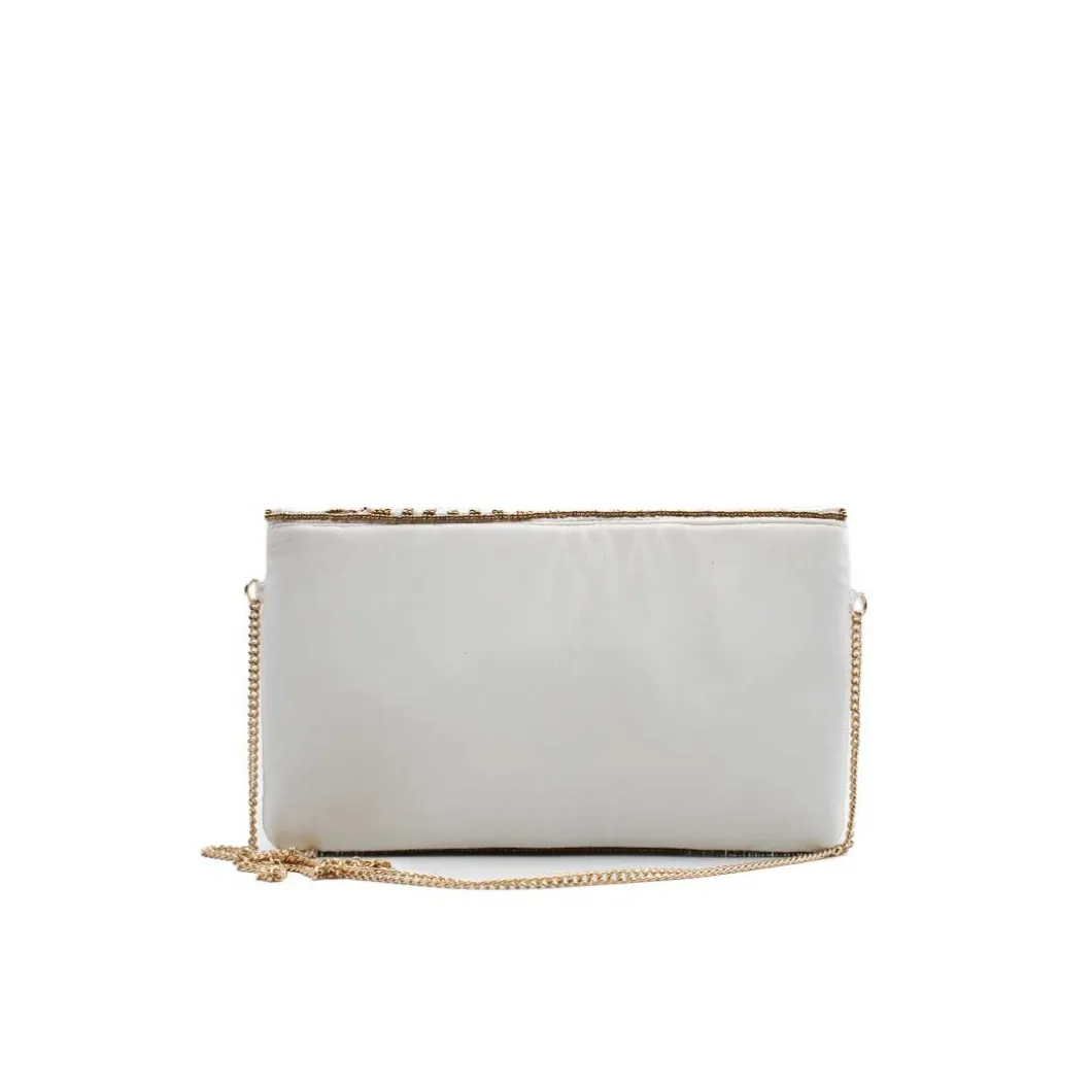 Cartera raso y cuentas doradas