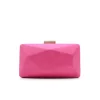 Clutch asimétrico fucsia