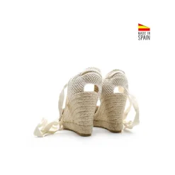 Espardeña beige con cintas