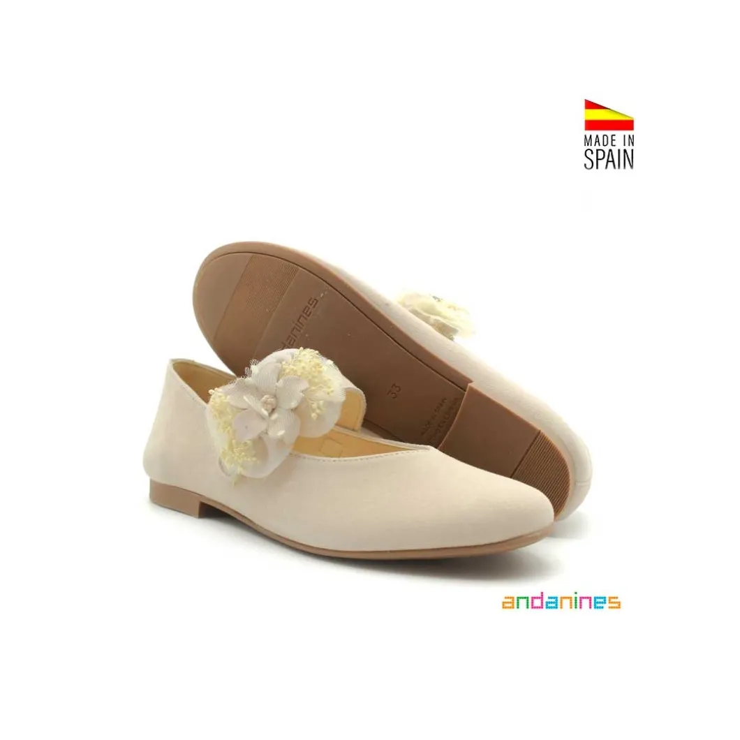 Mercedita beige ante flor