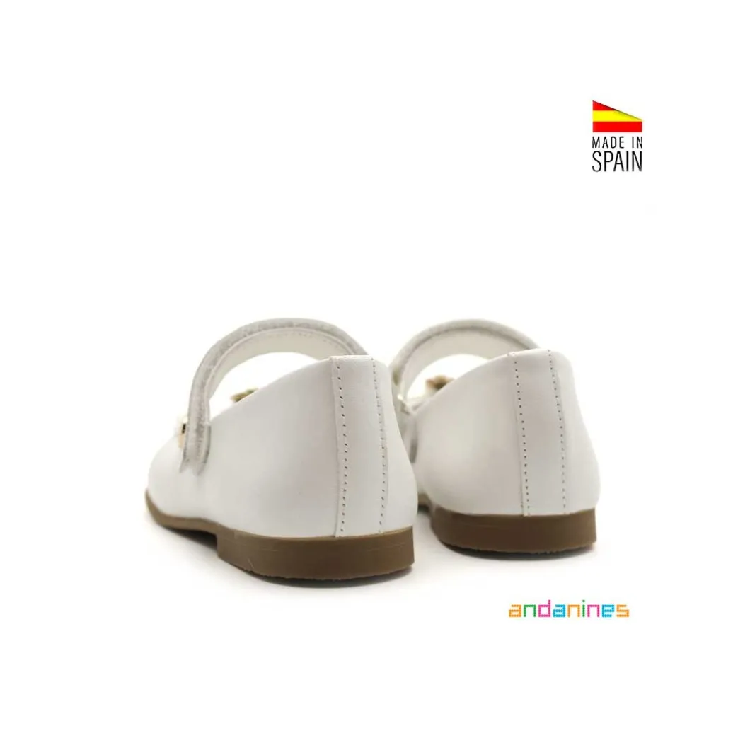 Mercedita blanca piel con lazo