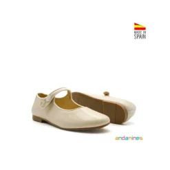 Mercedita botón charol beige