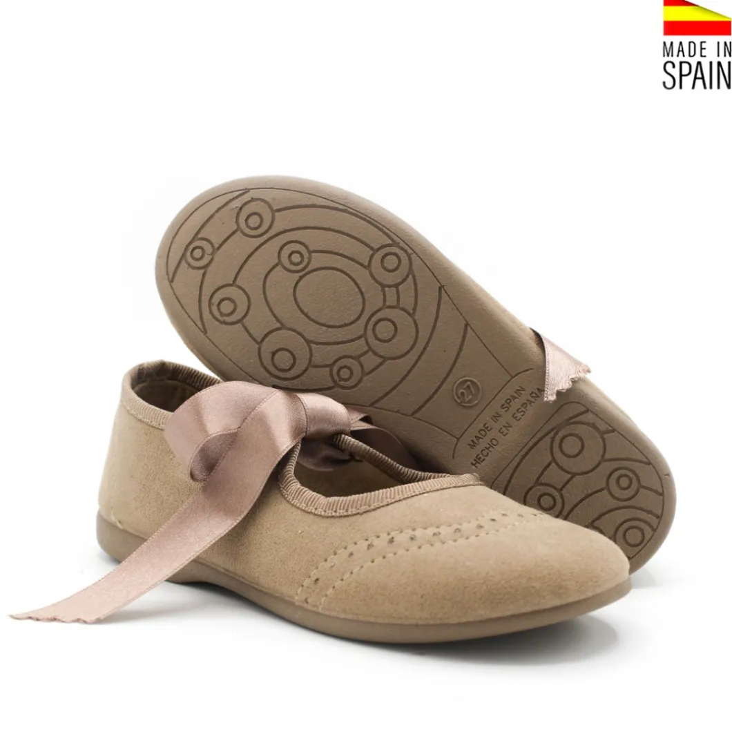 Mercedita lili camel