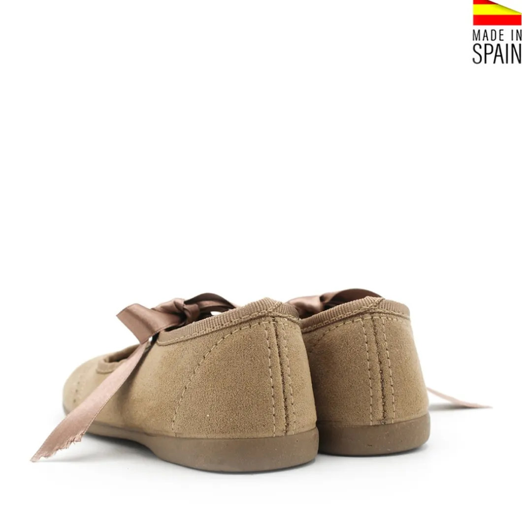 Mercedita lili camel