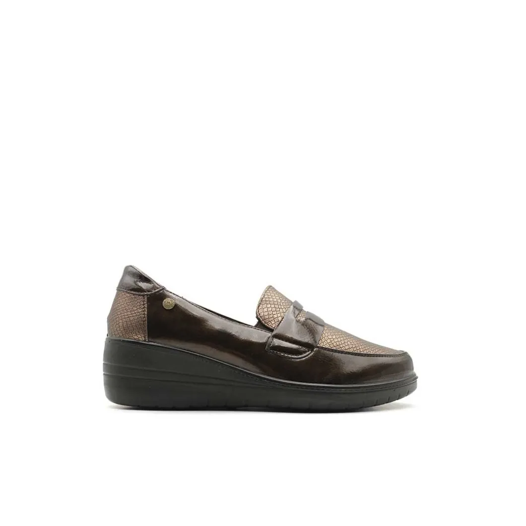 Mocasines con cuña marrón