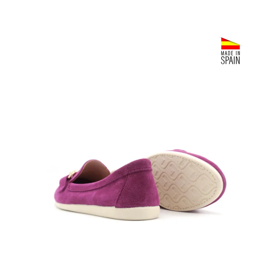 Mocasín ante magenta