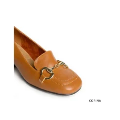 Mocasín camel hebilla con tacón