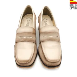 Mocasín con tacón beige de piel y ante