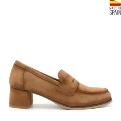 Mocasín de ante con tacón medio camel