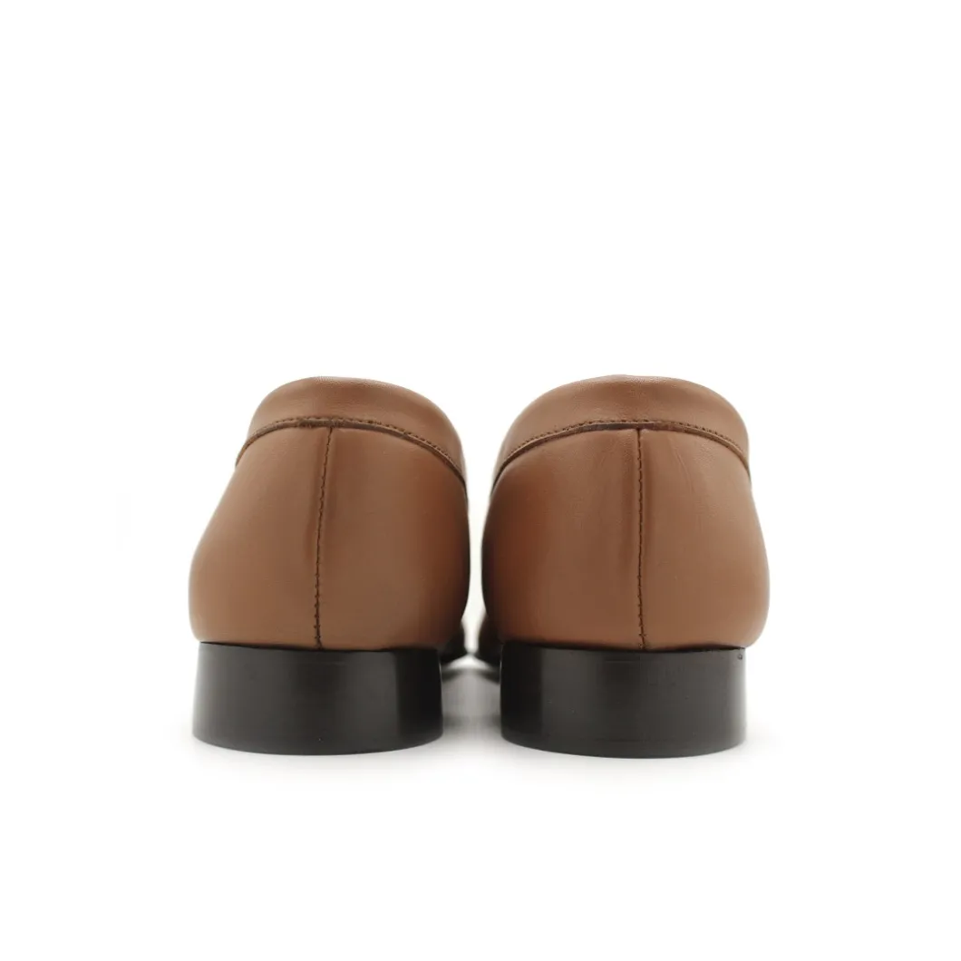 Mocasín de piel camel con antifaz