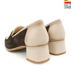 Mocasín tacón piel beige y marrón