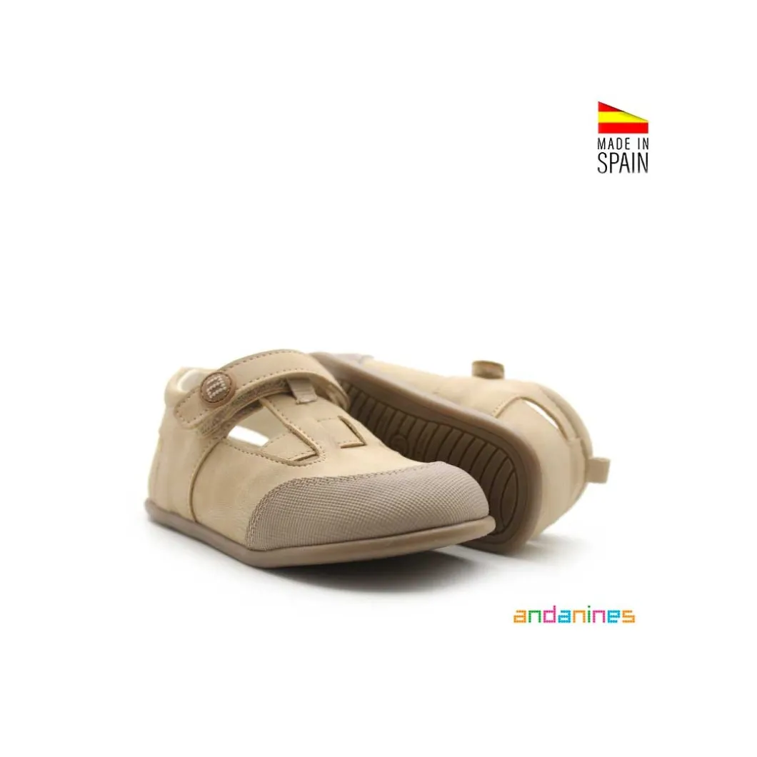 Sandalia baby cerrada beige