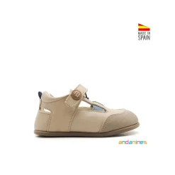 Sandalia baby cerrada taupe jeans