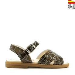 Sandalia coco taupe con tiras de charol