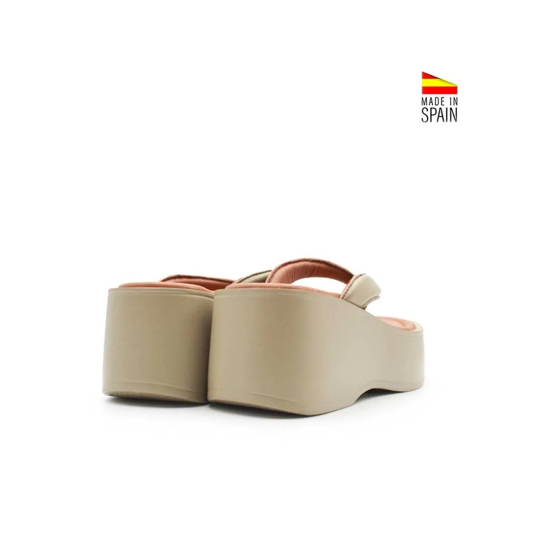 Sandalia dedo plataforma kaki