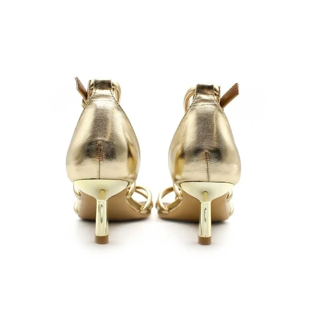 Sandalia dorada straps con tacón fino
