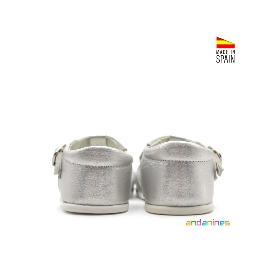 Sandalia infantil plateada de piel