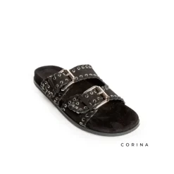 Sandalia negra con hebillas y tachuelas