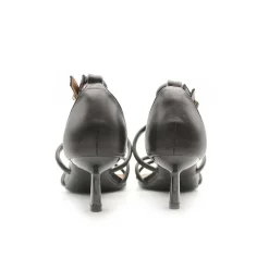 Sandalia negra straps con tacón fino