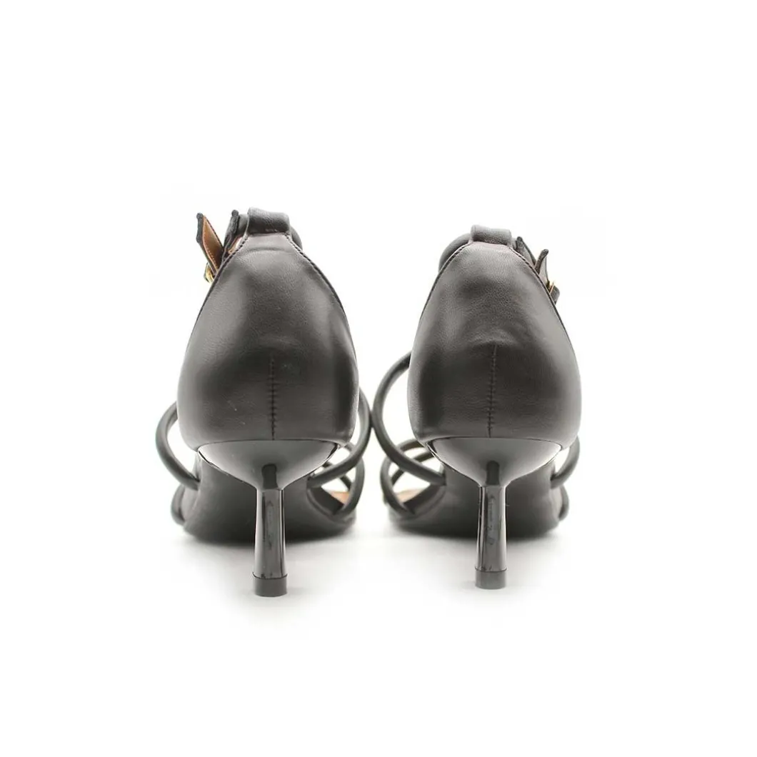 Sandalia negra straps con tacón fino