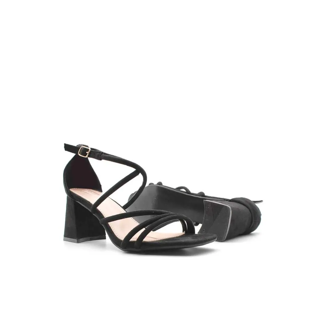 Sandalia negra tacón ancho