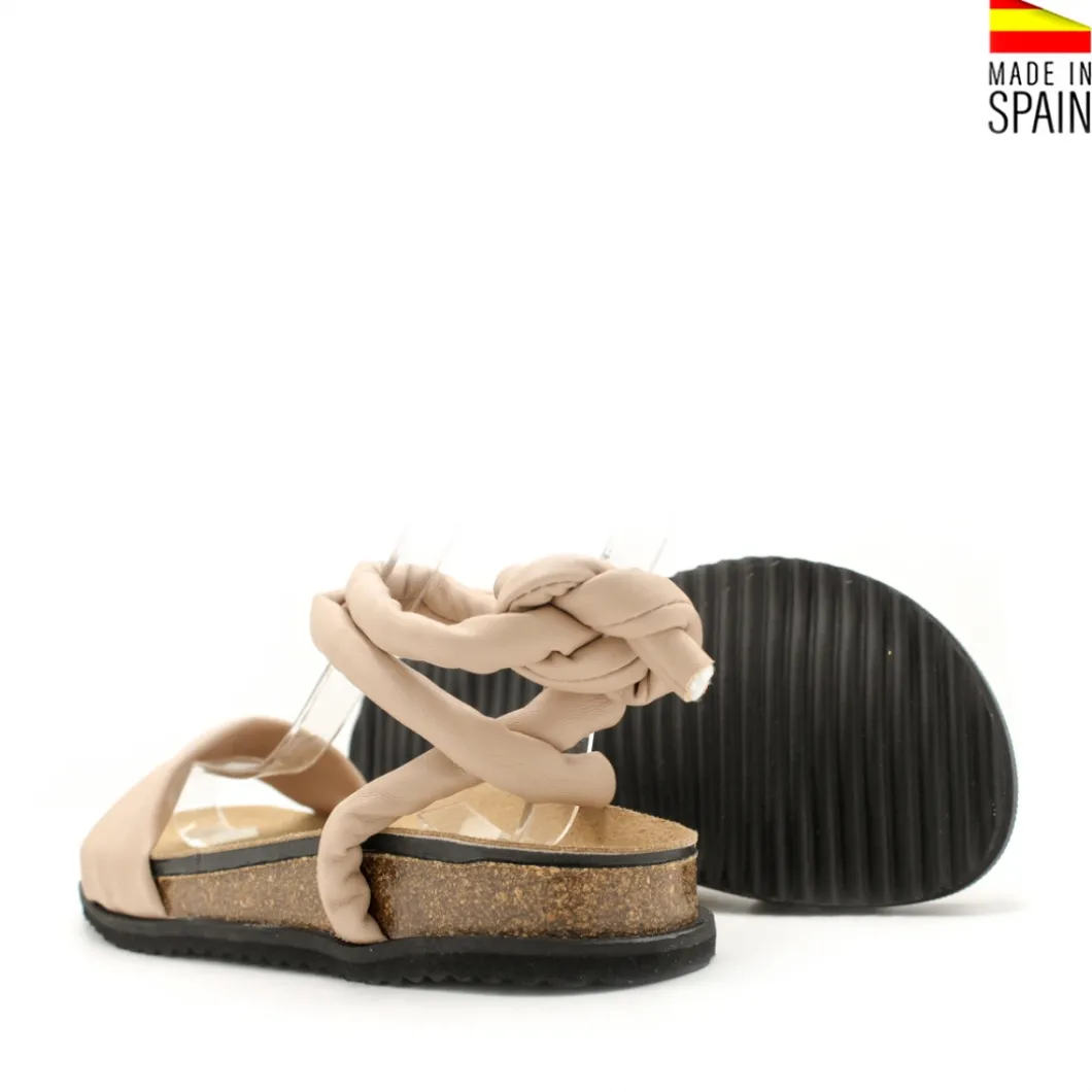 Sandalias atadas tubulares