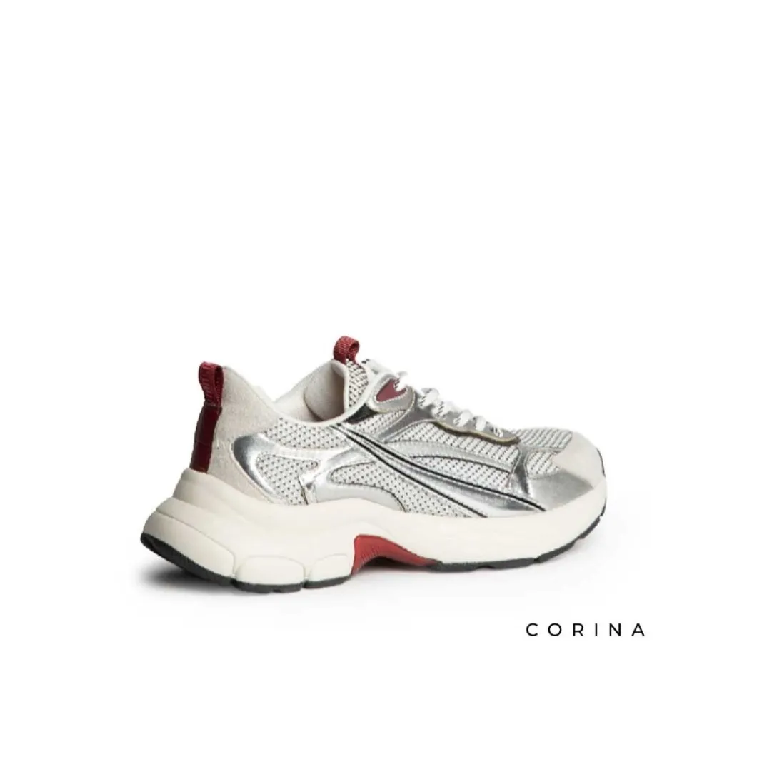 Sneaker plateada estilo chunky