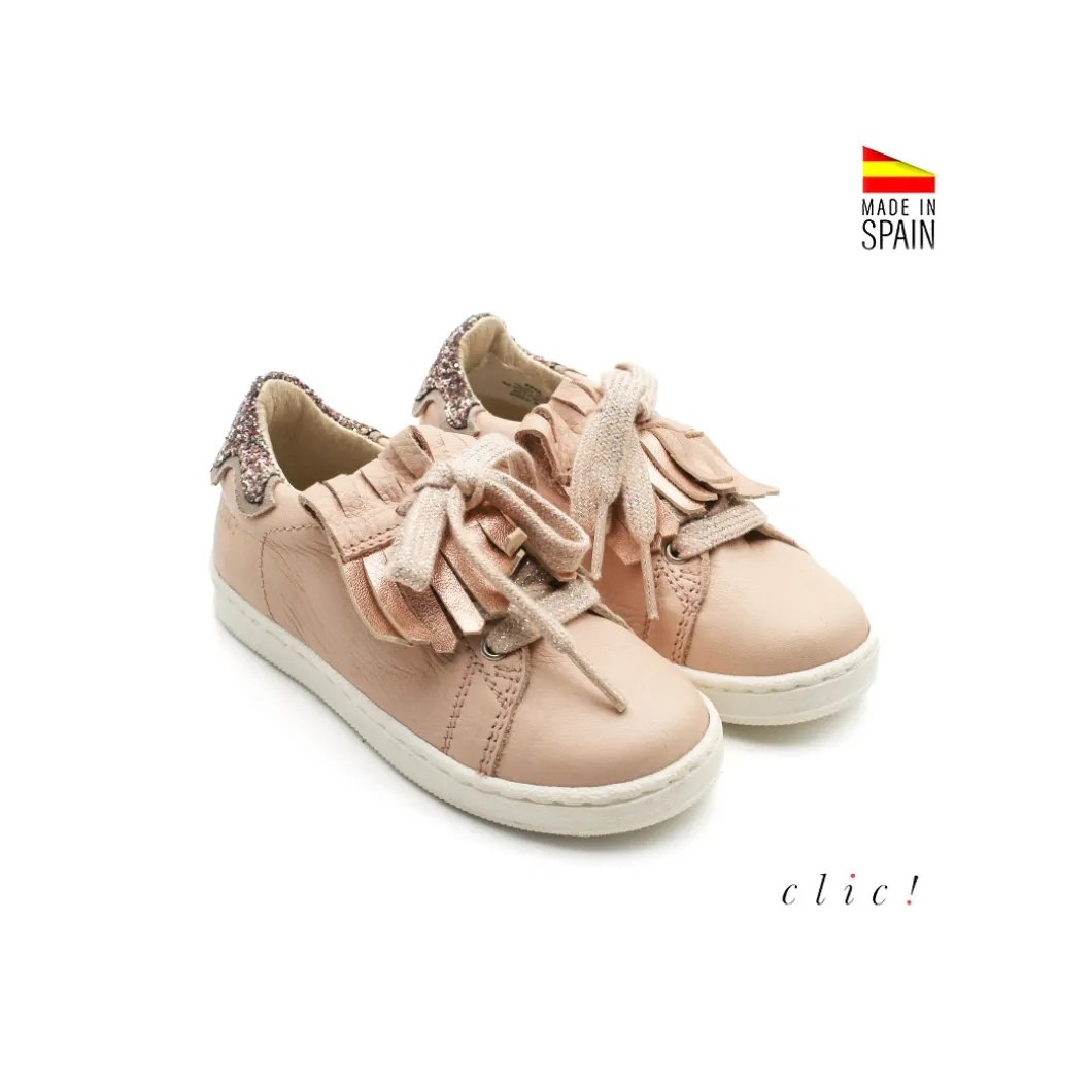 Zapatilla Clic! con lengüeta flecos
