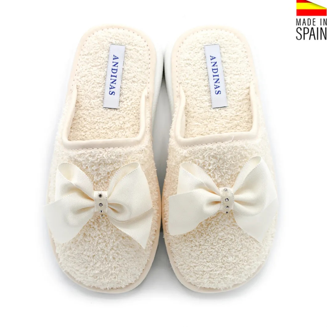 Zapatilla de casa lazo comunión beige
