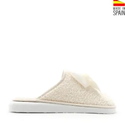 Zapatilla de casa lazo comunión beige