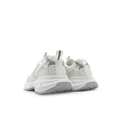 Zapatilla deportiva blanca y gris