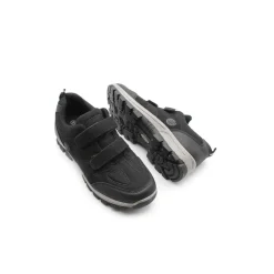 Zapatilla negra con velcros estilo trekking