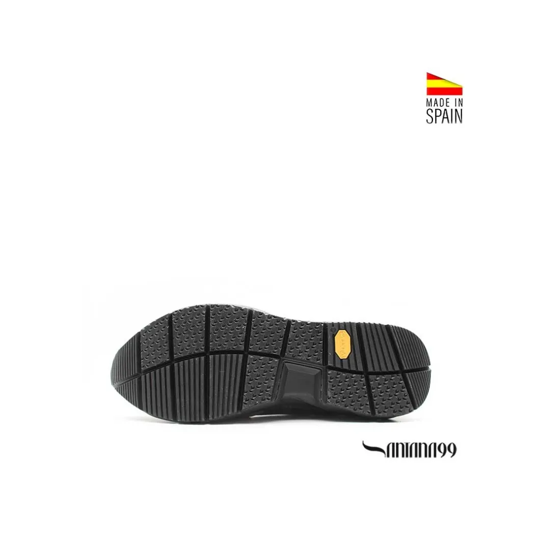Zapatilla negra Santana99 + Vibram