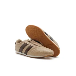 Zapatilla soccer beige