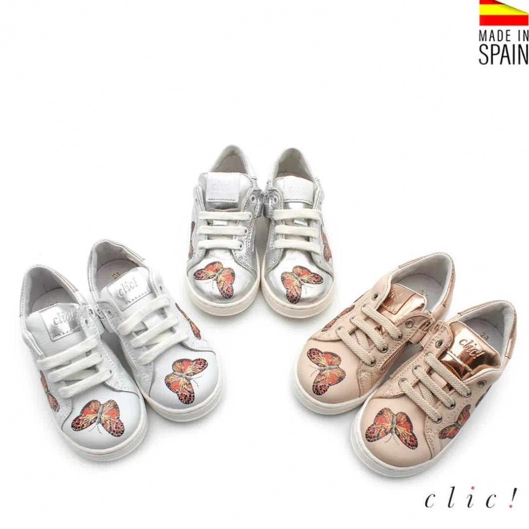 Zapatillas con mariposas y cordones