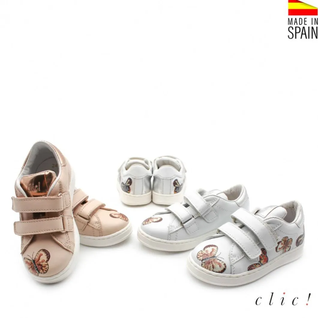 Zapatillas con mariposas y velcros