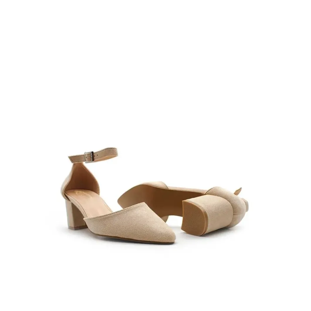 Zapato beige cómodo tacon medio