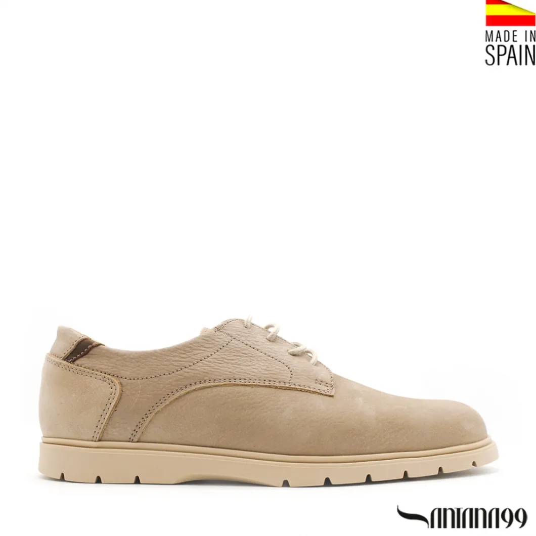 Zapato beige con cordones de piel nobuck